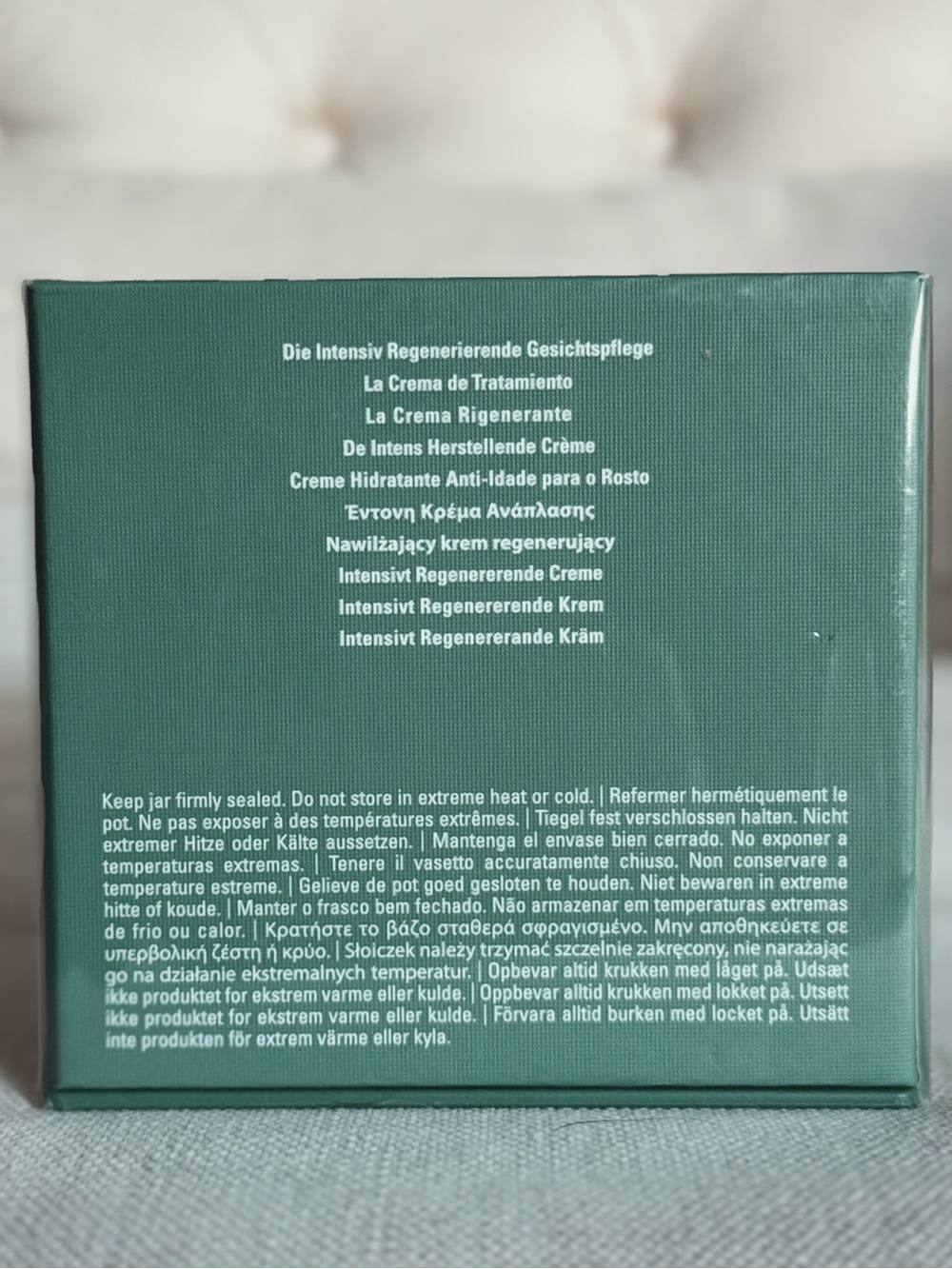 La Mer The Moisturizing Cream 3.4 oz - Picture 4 of 6